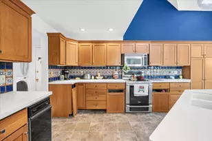 7 Lupine Ct, Yarmouth, ME 04096 - Photo 10