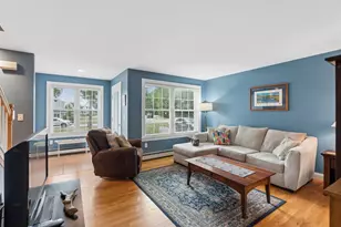 32 Shannon Ln, Saco, ME 04072 - Photo 2