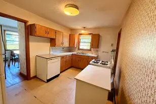 43 Edwards St, Lincoln, ME 04457 - Photo 6
