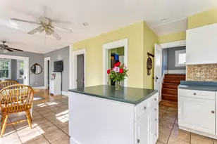 691 Washington Ave, Portland, ME 04103 - Photo 2