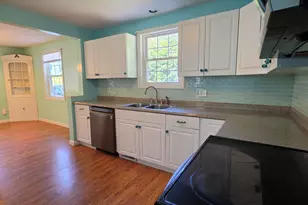 826 Somerset St, Rumford, ME 04276 - Photo 8