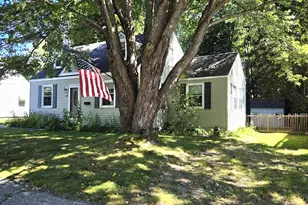 826 Somerset St, Rumford, ME 04276 - Photo 2