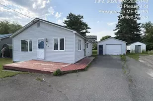 33 Pleasant St, Presque Isle, ME 04769 - Photo 1