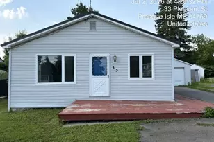 33 Pleasant St, Presque Isle, ME 04769 - Photo 2