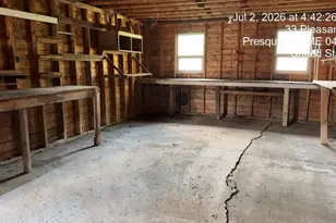 33 Pleasant St, Presque Isle, ME 04769 - Photo 14