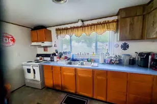 269 Alder St, Millinocket, ME 04462 - Photo 4