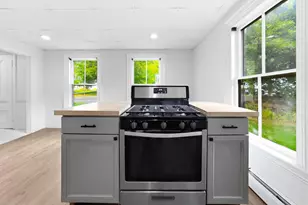 975 Main St, Waldoboro, ME 04572 - Photo 12