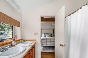 19 Pleasant St, Blue Hill, ME 04614 - Photo 18
