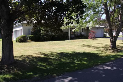 22 Dennis Street, Skowhegan, ME 04976 - Photo 2