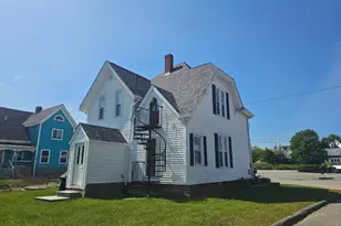 8 Cottage St, Milbridge, ME 04658 - Photo 2