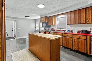 389 Randall Rd, Lewiston, ME 04240 - Photo 4