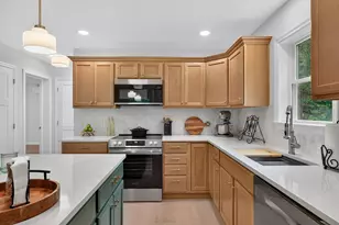16 Birdsong Ln, Windham, ME 04062 - Photo 6