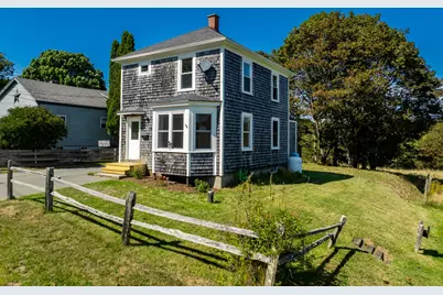 19 Lincoln Street, Eastport, ME 04631 - Photo 2