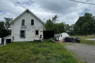 21 Cherry St, Dover Foxcroft, ME 04426 - Photo 4