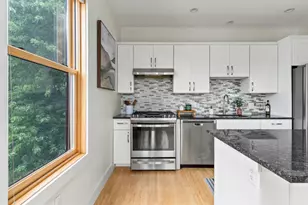 15 Walton St, Portland, ME 04103 - Photo 10