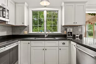 8 Riverbend Dr, Yarmouth, ME 04096 - Photo 10