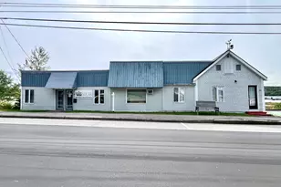 124 Main St, Bucksport, ME 04416 - Photo 2