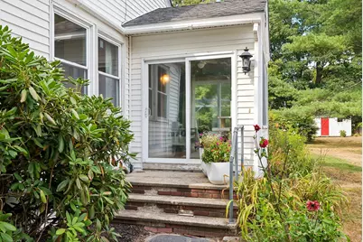 25 Mayflower Road, Hallowell, ME 04347 - Photo 4