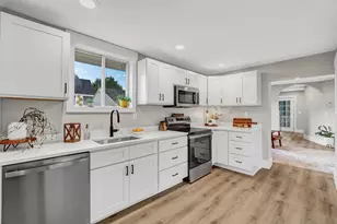 11 Cannard St, Gardiner, ME 04345 - Photo 1