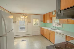 31 Wheelden Heights, Hampden, ME 04444 - Photo 10