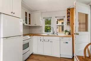 21 Government St, Kittery, ME 03904 - Photo 10