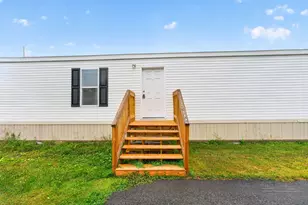 33 Black Bear Rd, Brewer, ME 04412 - Photo 2