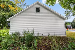 210 Middle St, Farmington, ME 04938 - Photo 40