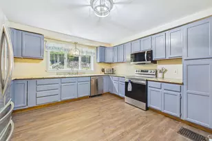 945 & 949 Main St, Wayne, ME 04284 - Photo 14