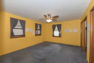 36 Spring St, Mechanic Falls, ME 04256 - Photo 16