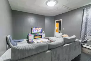 256 Park St, Lewiston, ME 04240 - Photo 8