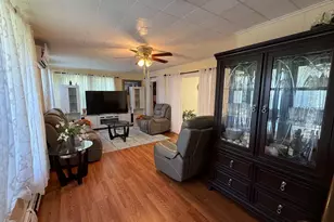 651 Pleasant St, Lewiston, ME 04240 - Photo 8
