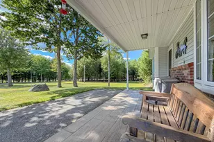 40 Rockwood Ln, Hollis, ME 04042 - Photo 4