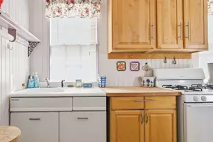 7 Upper A St, Portland, ME 04108 - Photo 24