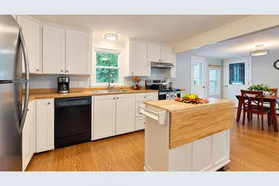 27 Finch Street, Westbrook, ME 04092 - Photo 8