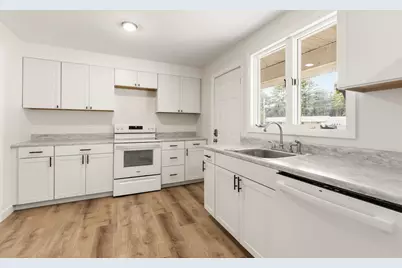 228 Congress Circle, Topsham, ME 04086 - Photo 4