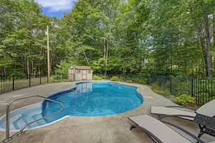 111 Back Cove Dr, Turner, ME 04282 - Photo 10