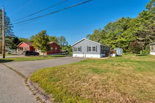 35 Sandalwood Cir, Kittery, ME 03904 - Photo 2