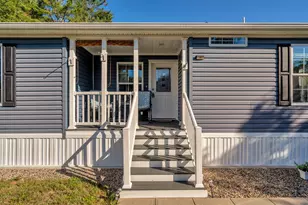 35 Sandalwood Cir, Kittery, ME 03904 - Photo 4