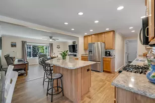 35 Sandalwood Cir, Kittery, ME 03904 - Photo 14