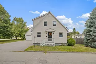 22 Raymond St, Biddeford, ME 04005 - Photo 2