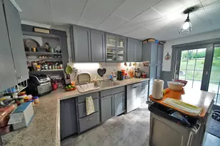 16 Columbia St, Houlton, ME 04730 - Photo 8