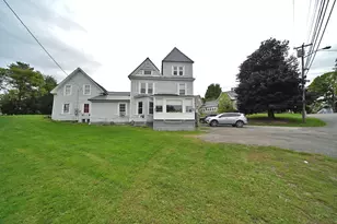 16 Columbia St, Houlton, ME 04730 - Photo 2