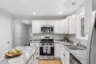 32 Safari Dr, Brunswick, ME 04011 - Photo 12