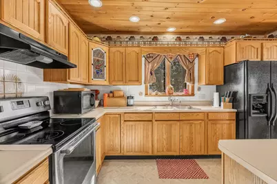 685 Prospect Avenue, Rumford, ME 04276 - Photo 12