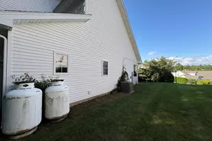 20 Spring Pond Cir, York, ME 03909 - Photo 4