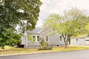 3 Lillian St, Auburn, ME 04210 - Photo 2
