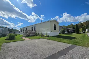 3 Parkview Ln, Lewiston, ME 04240 - Photo 2
