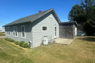 8 Michenor St, Eastport, ME 04631 - Photo 4