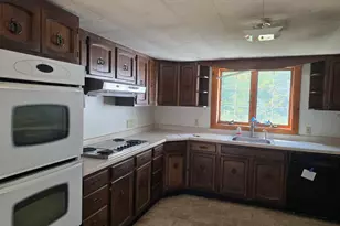 1423 Park St, Livermore Falls, ME 04254 - Photo 6