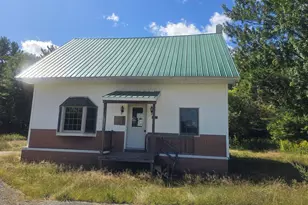 1423 Park St, Livermore Falls, ME 04254 - Photo 2
